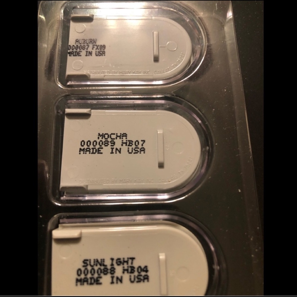 Bronzing eyeshadows - Picture 2 of 2